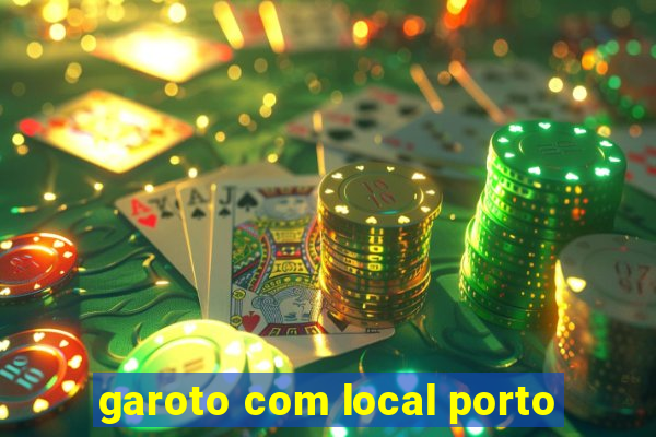 garoto com local porto